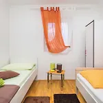 公寓 3 Bedroom Cozy In