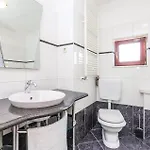 公寓 3 Bedroom Cozy In Viskovo