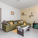 3 Bedroom Cozy In * Viskovo