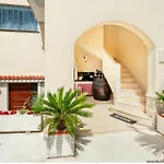 3 Bedroom Cozy In *