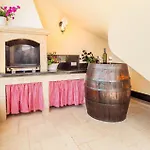 公寓 3 Bedroom Cozy In Viskovo