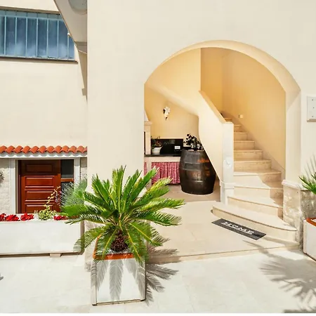 3 Bedroom Cozy In *