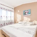 3 Bedroom Cozy In