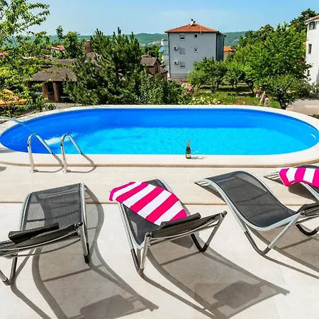 아파트 3 Bedroom Pet Friendly In Viskovo