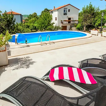 3 Bedroom Pet Friendly In