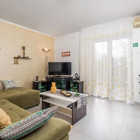 3 Bedroom Cozy In Appartamento *