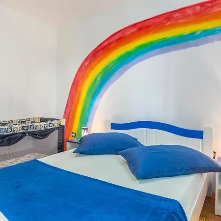 3 Bedroom Pet Friendly In *