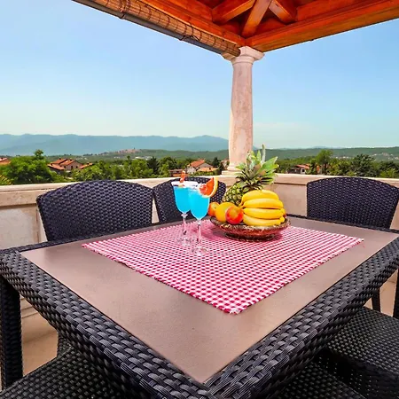 3 Bedroom Pet Friendly In