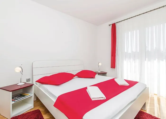 アパート 3 Bedroom Cozy In Viskovo