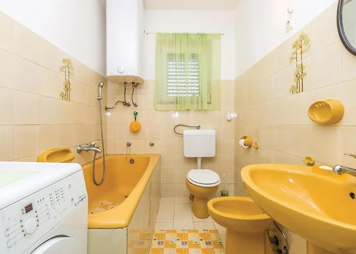アパート 3 Bedroom Cozy In Viskovo