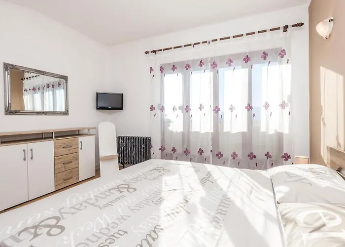 3 Bedroom Cozy In * Viskovo
