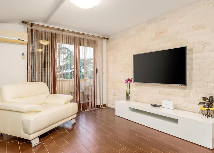 アパート 3 Bedroom Cozy In
