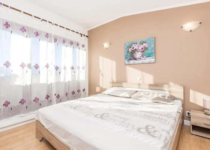 3 Bedroom Cozy In
