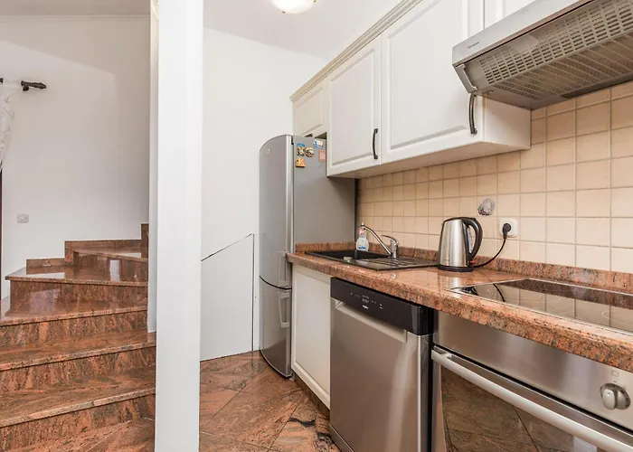 アパート 3 Bedroom Cozy In Viskovo