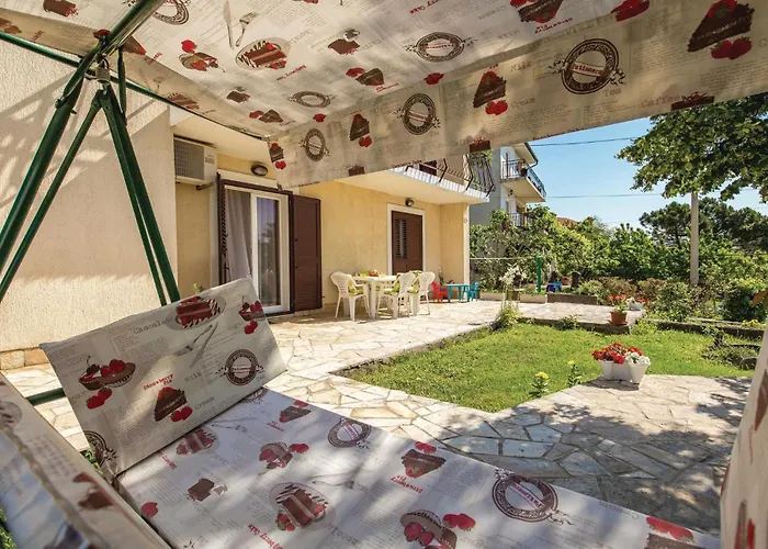 3 Bedroom Cozy In Viskovo